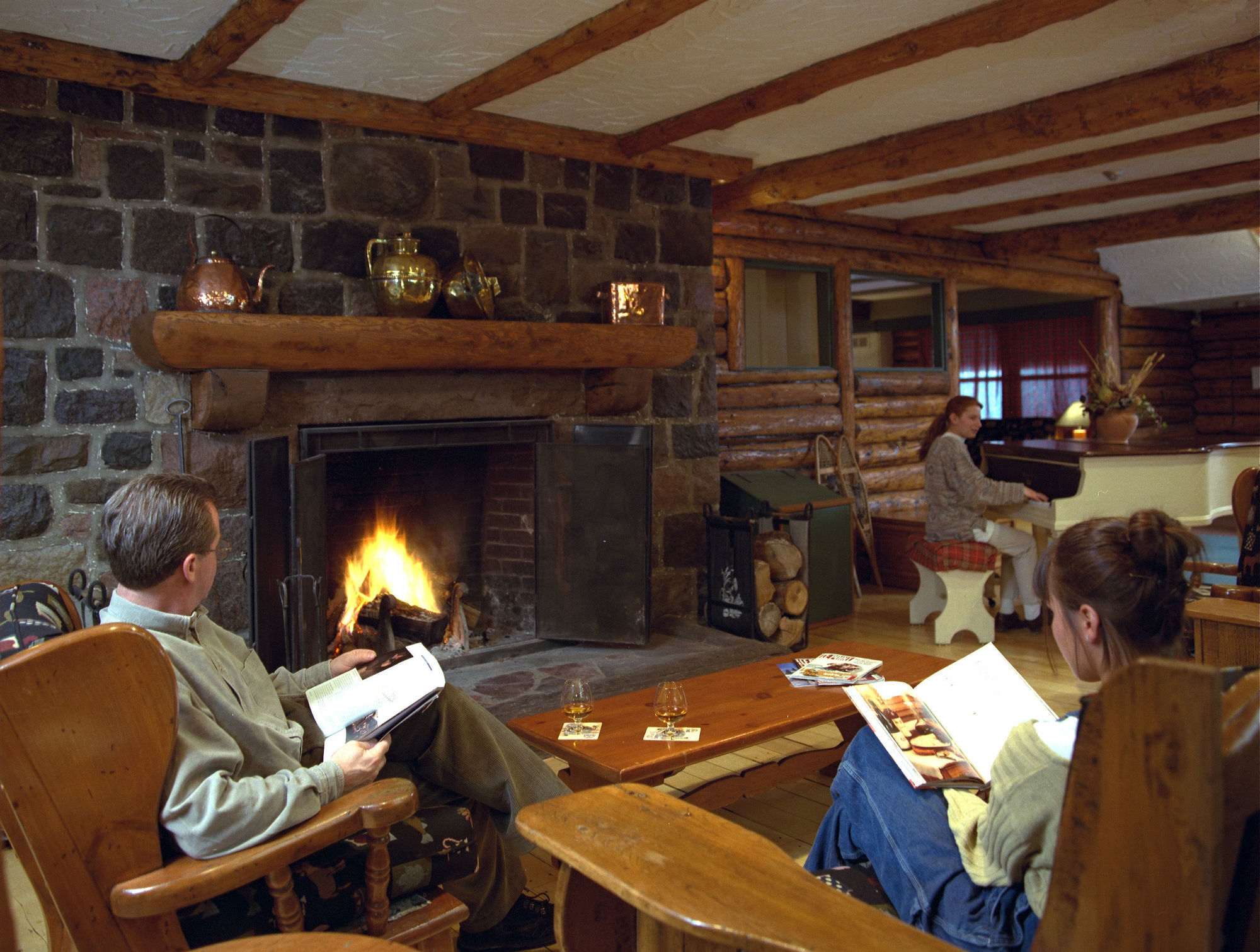 Auberge Alpine Inn Sainte-Adele Ngoại thất bức ảnh